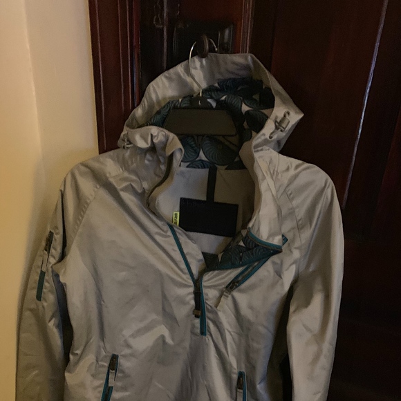 Burton Jackets & Blazers - Burton Women's Encounter Pullover Jacket Gray/ Blu